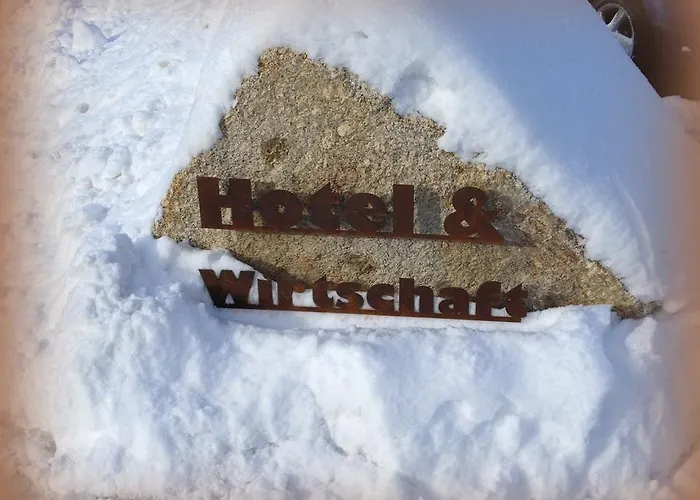 Antjes Schmankerlhotel Und Restaurant בית הארחה Tröstau
