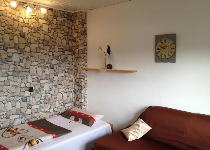 Antjes Schmankerlhotel Und Restaurant בית הארחה Tröstau